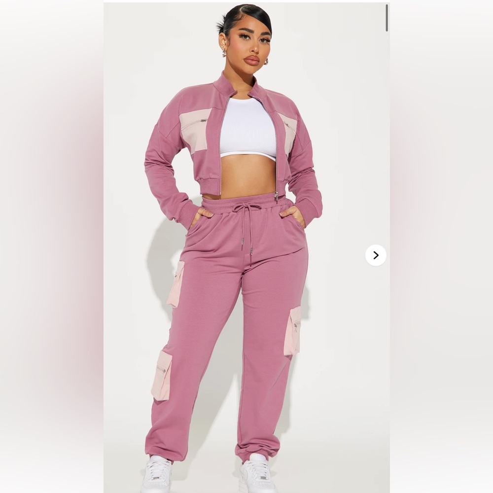 Fashion Nova Pink and Cream Cargo Joggers Set - Picture 2 of 3